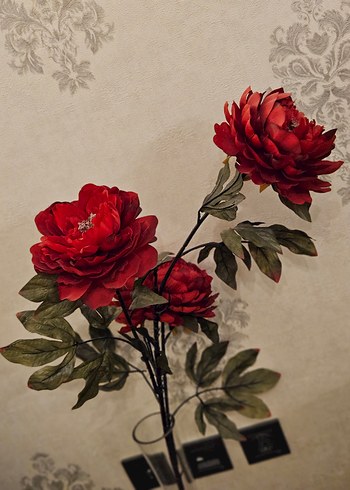 Koyu Kırmızı Yapay Çiçek - Görsel 2