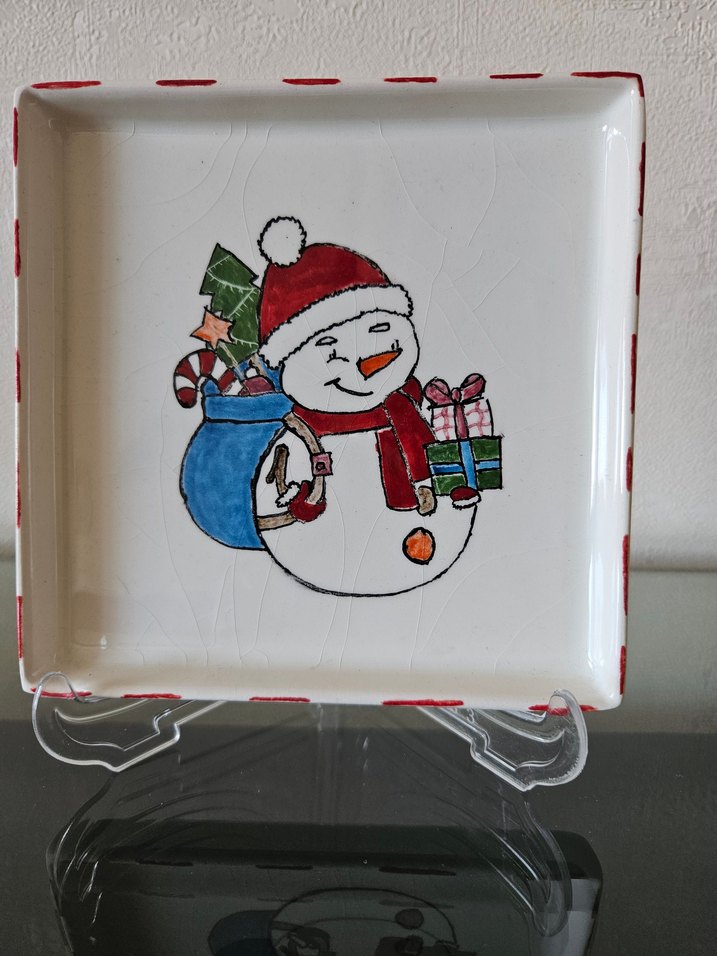 Renkli Karakterli Yeni Yıl Seramik Tabak - Görsel 2