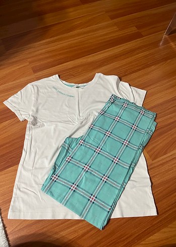 Beyaz Bağlama Desenli Kısa Kollu Rahat Pijama Üstü - Görsel 2