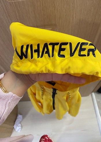 Sarı Kapüşonlu Mini Rüzgarlık Ceket - Görsel 3