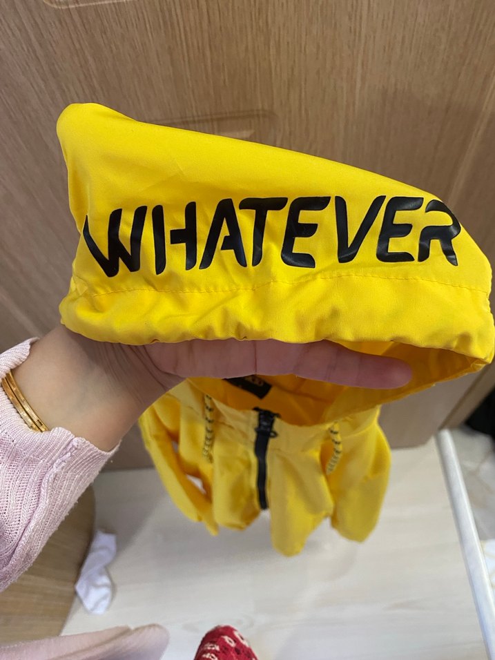 Sarı Kapüşonlu Mini Rüzgarlık Ceket - Görsel 3