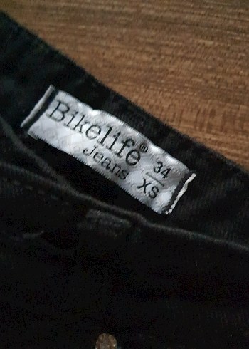 Kelebek Baskılı Siyah Bol Kesim Kadın Kot Pantolon - Görsel 3