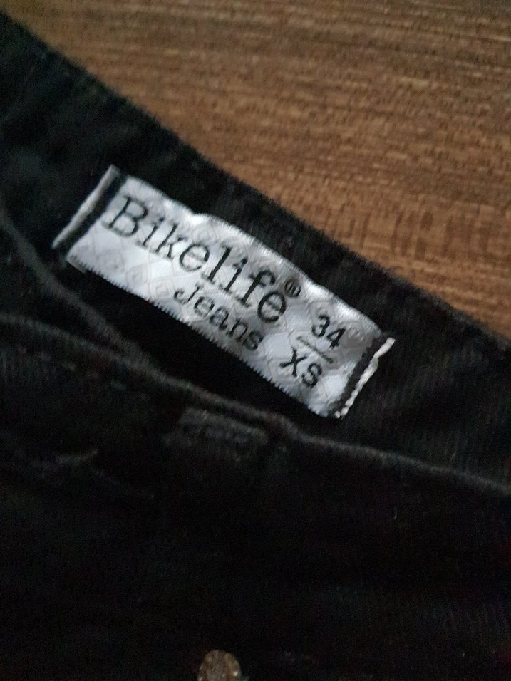 Kelebek Baskılı Siyah Bol Kesim Kadın Kot Pantolon - Görsel 3