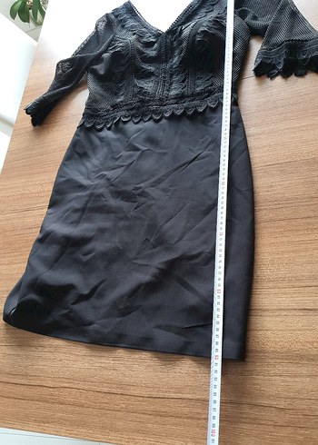 Dantel Detaylı V Yaka Siyah Midi Elbise - Görsel 2