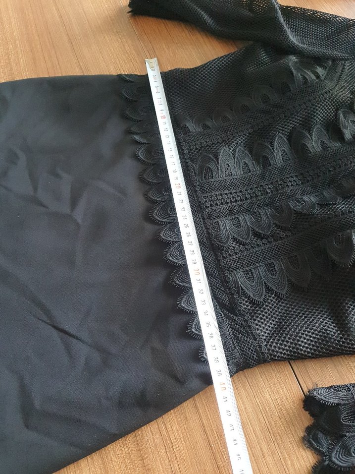 Dantel Detaylı V Yaka Siyah Midi Elbise - Görsel 3