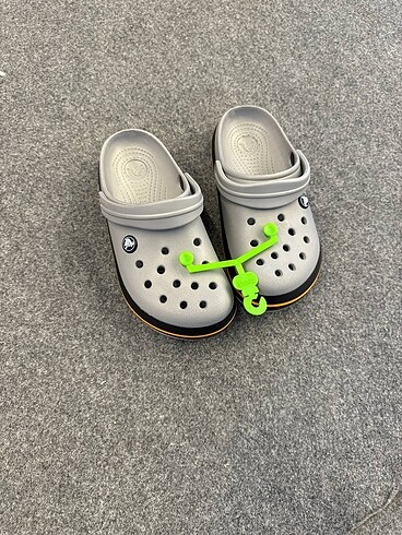 crocs