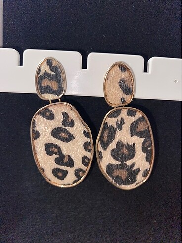 Leopar desenli küpe