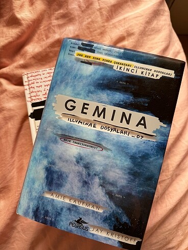 illuminae dosyaları bir ve ikinci kitap
