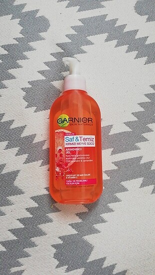 Garnier greyfurtlu arındırıcı yüz temizleme jeli