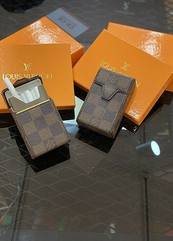 Louis Vuitton #aksesuar #saat #kılıf 