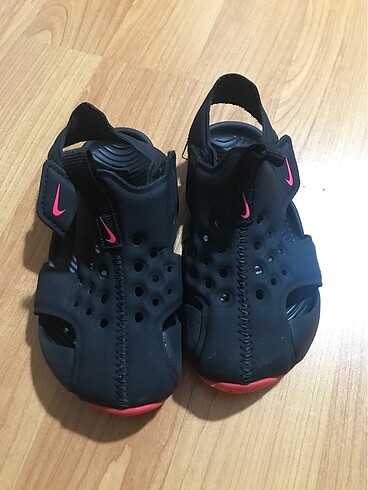 Nike çocuk sandalet siyah 23.5 numara