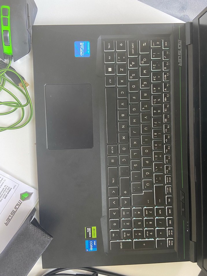 Siyah laptop - Görsel 2