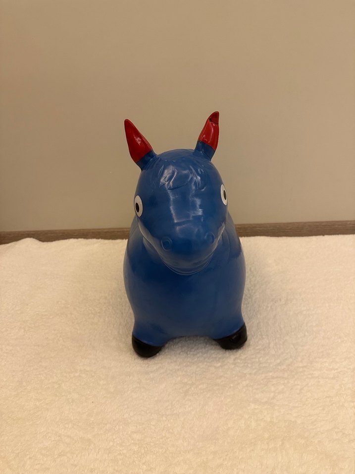 Mavi Şişme Oyuncak İnek - Görsel 2