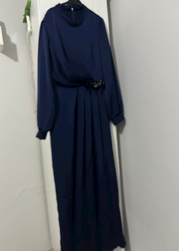 Zincir Detaylı Lacivert Uzun Kadın Abiye Elbise - Görsel 3