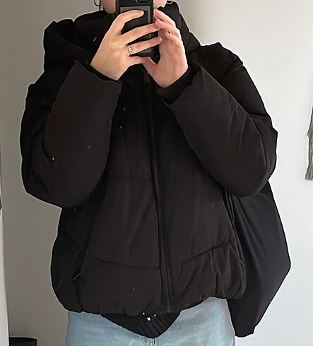 Zara Mont