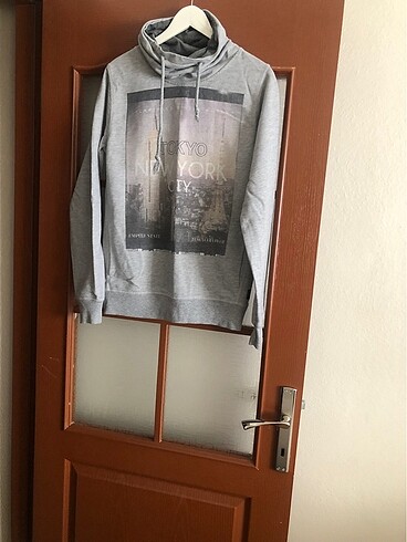 Kadın gri sweatshırt