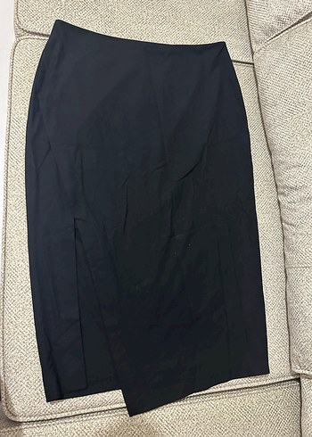 Zara Siyah Yırtmaçlı Midi Kalem Etek - Görsel 2