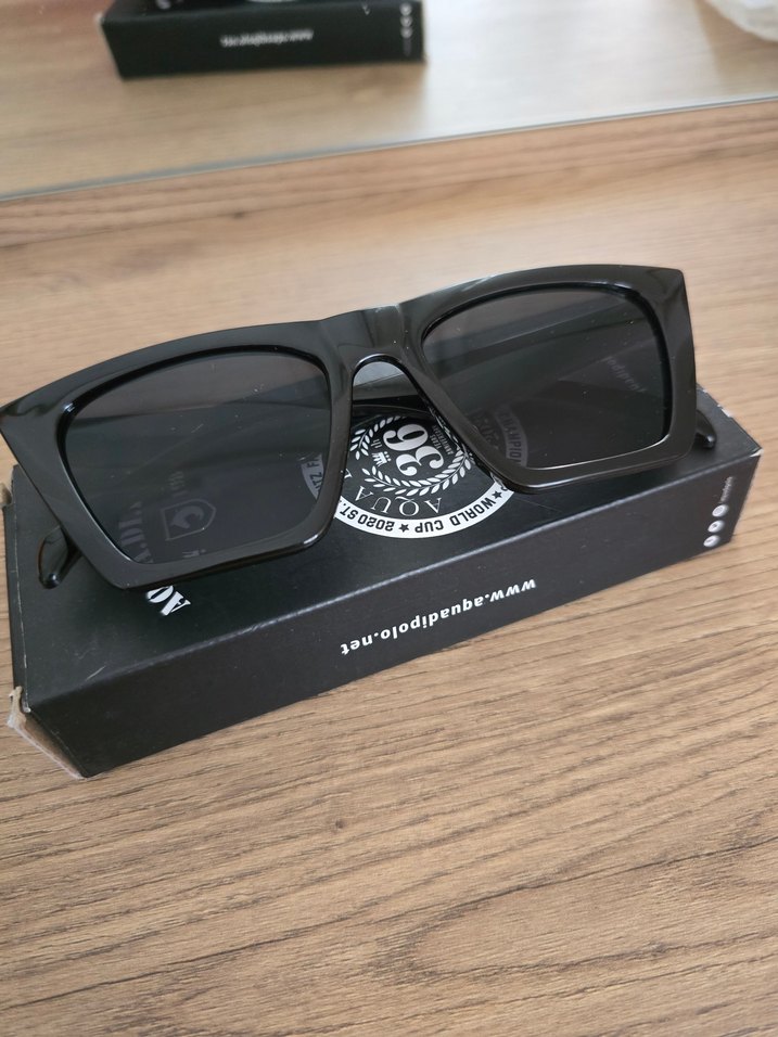 Klasik Siyah Kadın Güneş Gözlüğü - Görsel 3