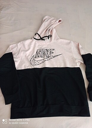 Genç kız Nike sweatshirt