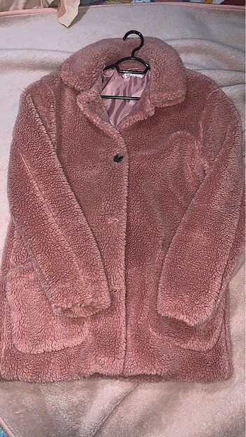 Pembe tüylü ceket