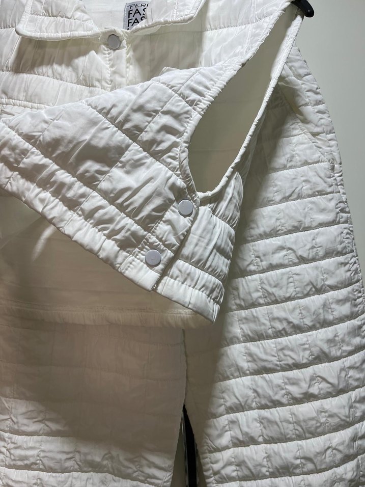 Düğmeli Kısa Beyaz Kadın Yelek - Görsel 4