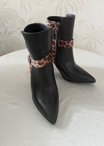 Leopar Desenli Tokalı Deri Kadın Bot - Görsel 5