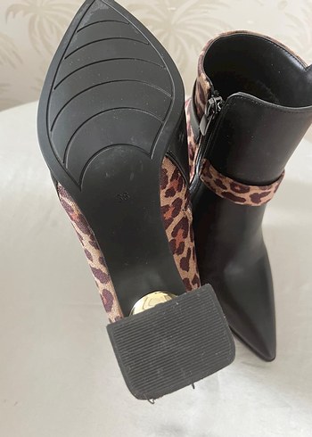 Leopar Desenli Tokalı Deri Kadın Bot - Görsel 4