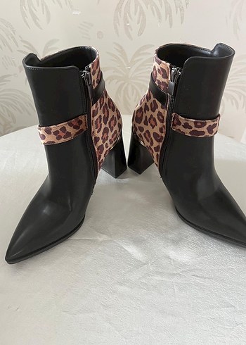 Leopar Desenli Tokalı Deri Kadın Bot - Görsel 2