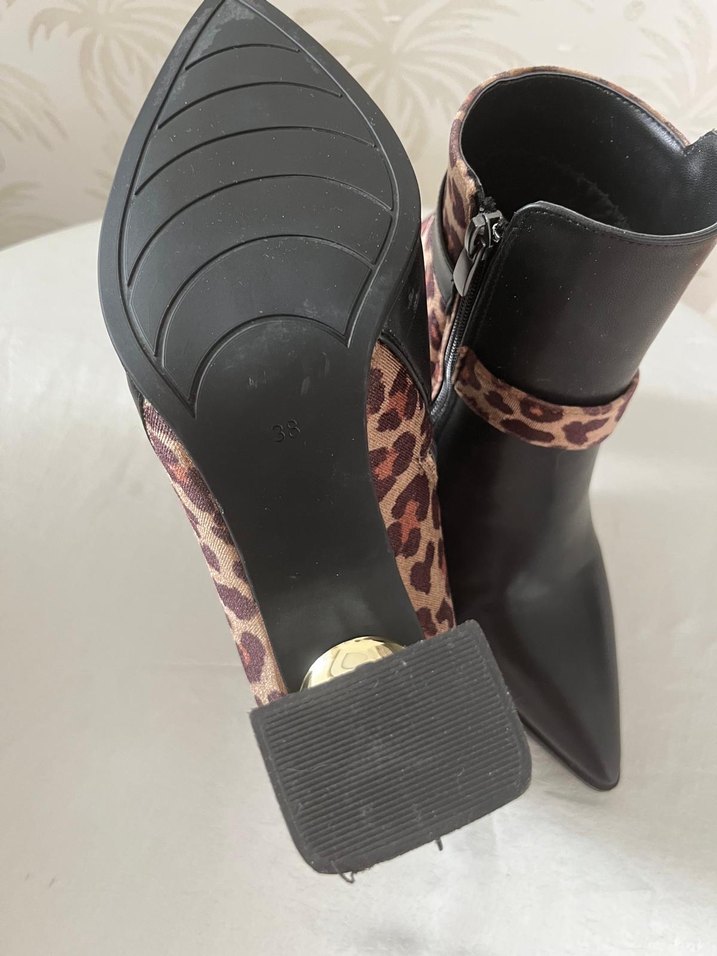 Leopar Desenli Tokalı Deri Kadın Bot - Görsel 4