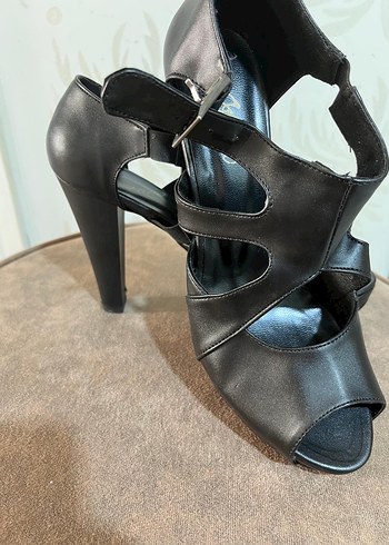 Tokalı Siyah Platform Topuklu Kadın Ayakkabı - Görsel 2