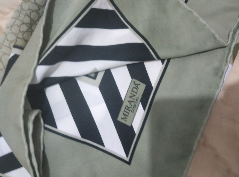 eşarp az kullanılmıştır - Görsel 3