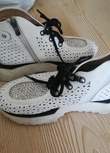 37 Beden beyaz Renk İçi dışı hakiki deri spor ayakkabı 