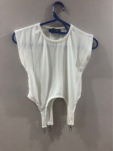Beyaz tshirt crop top