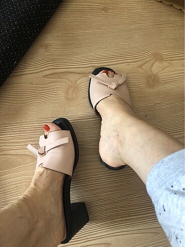 Zara Hakiki deri terlik