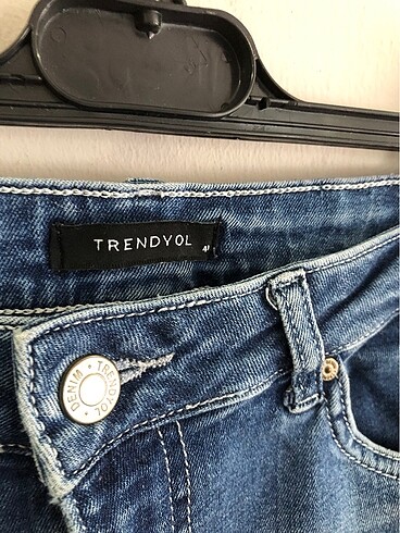 Trendyol & Milla Trendyol likralı ispanyol paça jean pantolon