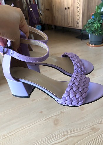 Mor Örgülü Topuklu Kadın Sandalet