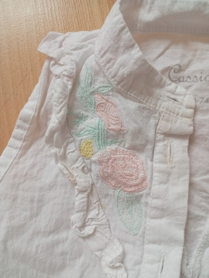 Nakışlı Beyaz Kız Kolsuz Keten Gömlek - Görsel 2