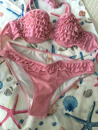 Penti Pembe bikini