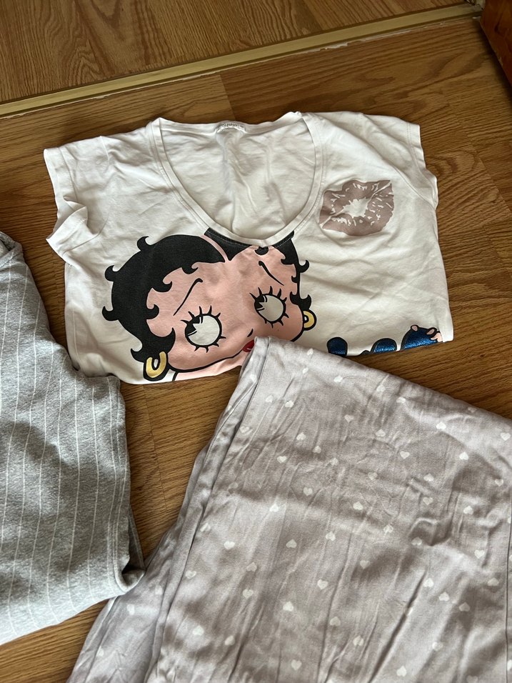 Beyaz Kısa Kollu Pamuklu Pijama Takımı sadece ütüsüz yepyeni - Görsel 3