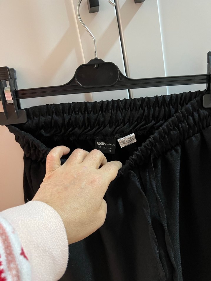 Kadın Siyah Keten Beli Kemerli Bol Pantolon - Görsel 4