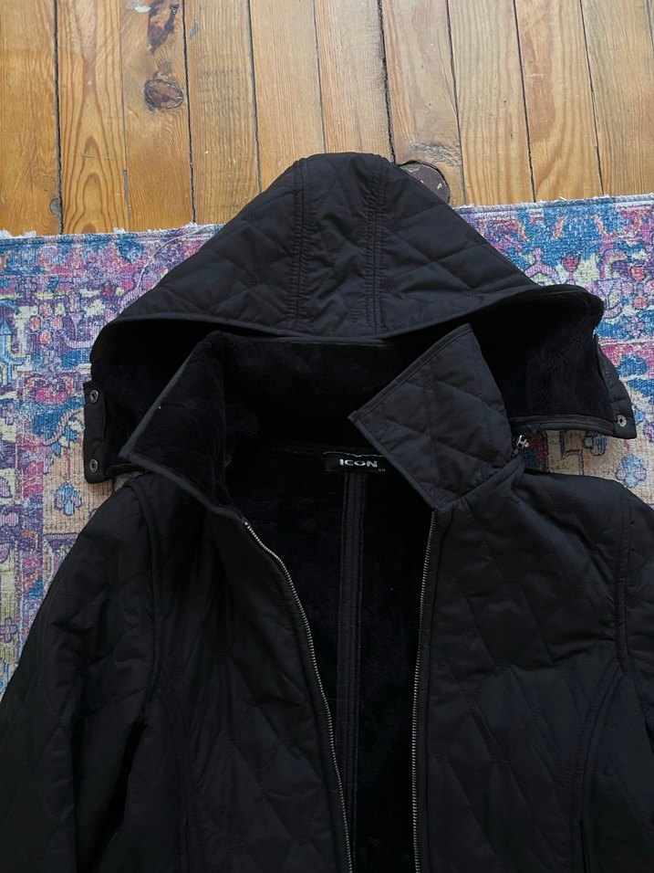 Siyah Kapüşonlu Uzun Kadın Mont - Görsel 3