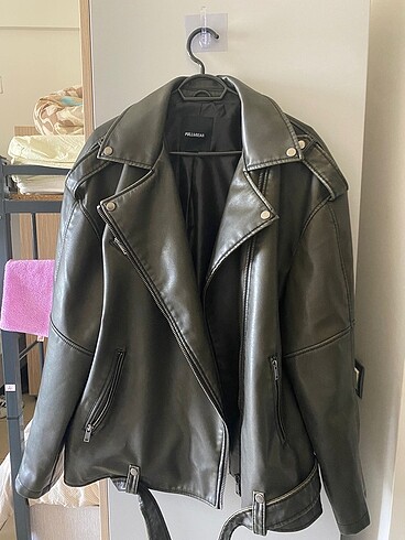 42 Beden Pull and bear deri ceket