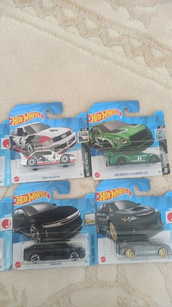 Beden 3 Al 2 Öde Kampanyası Hot Wheels Araba