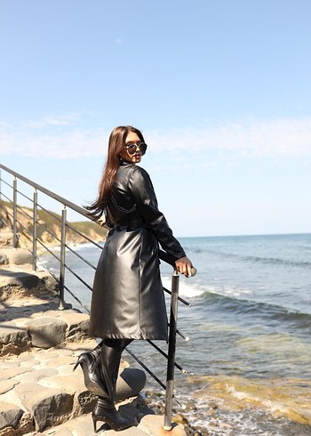 Siyah Deri Kemerli Uzun Trençkot - Görsel 2