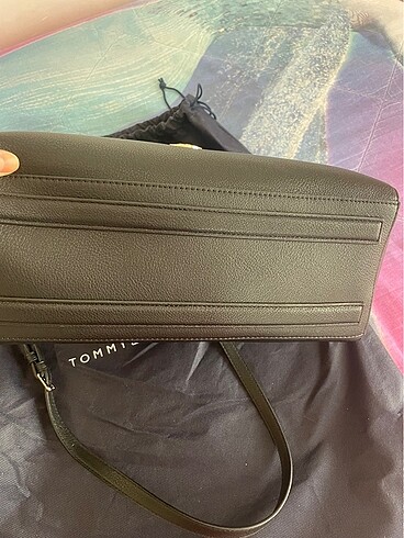  Beden Yepyeni Tommy Hilfiger çanta