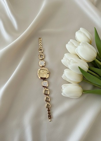 Zincir Detaylı Gold Kadın Kol Saati - Görsel 2