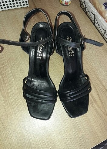 38 Beden siyah Renk Siyah topuklu ayakkabı