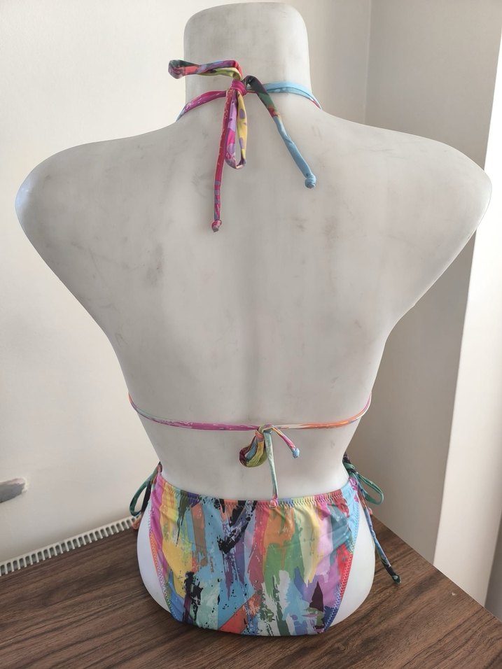 Çok Renkli Bağcıklı Bikini - Görsel 2