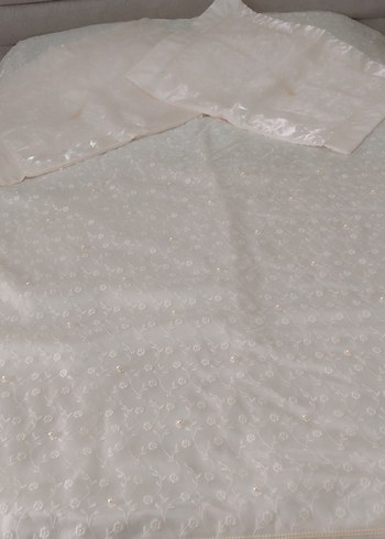 KREM RENGİ YATAK ÖRTÜSÜ - Görsel 6