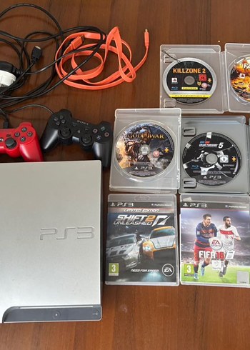 Ps3 Slim + 2 kol + 17 oyun
